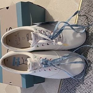 New in box. Toms Alpargata Fenix Lace Up